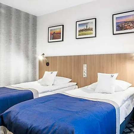 Urbi Hotel 2*