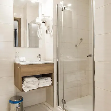 Hotel Urbi 2*